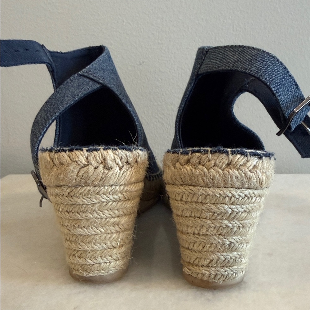 Gap Chambray Open-Toe Espadrille Wedge Sandals - Picture 5 of 5